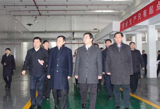 2018年1月4日，中国商飞董事长贺东风一行到中复神鹰碳纤维公司考察调研
