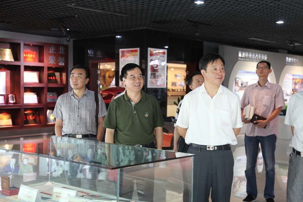2012年8月31日，省作协党组成员、书记处书记王朔参观鹰游创作基地。
