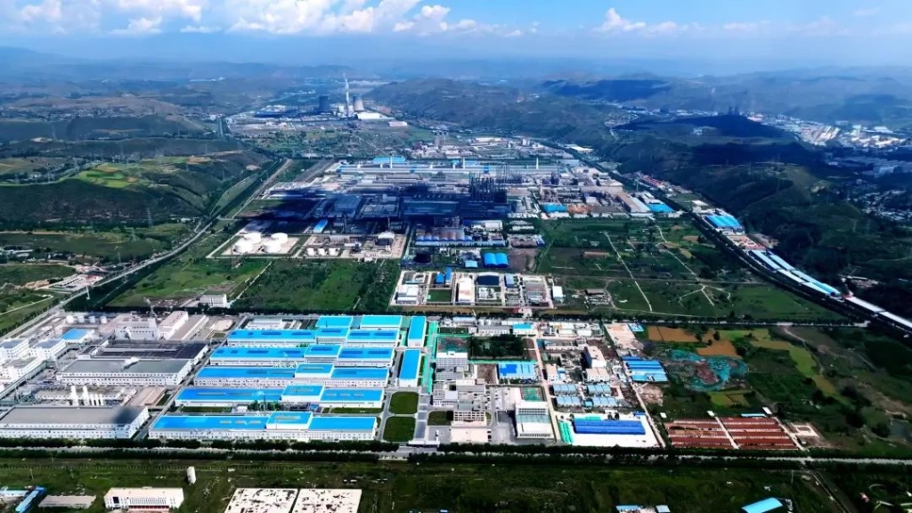 中国证券报 | 探访中复神鹰青海生产基地 一根碳纤维里的创新密码